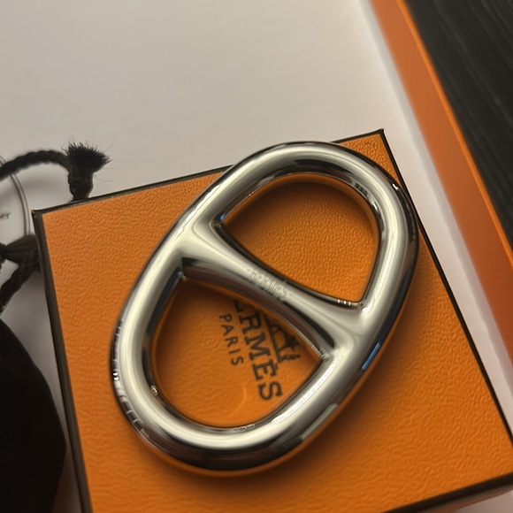 Authentic Hermes Chaine d'Ancre scarf 90 ring - Picture 2 of 2